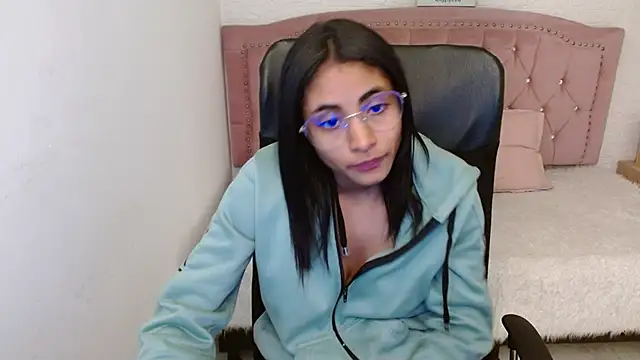 shaneelle online show from February 2025 06:21:01 AM