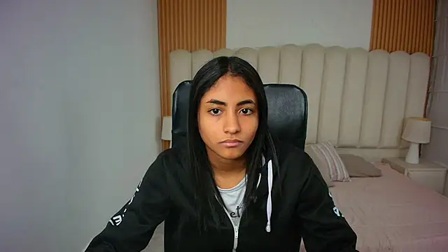 shaneelle online show from February 2026 03:06:01 AM