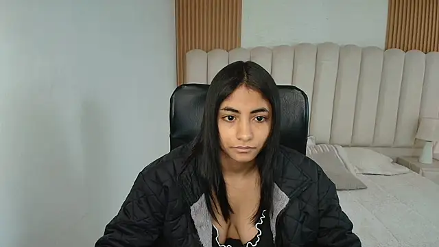 Snapshot of shaneelle chatting on May 2026 12:10:01 PM shaneelle online show from May 2026 12:10:01 PM