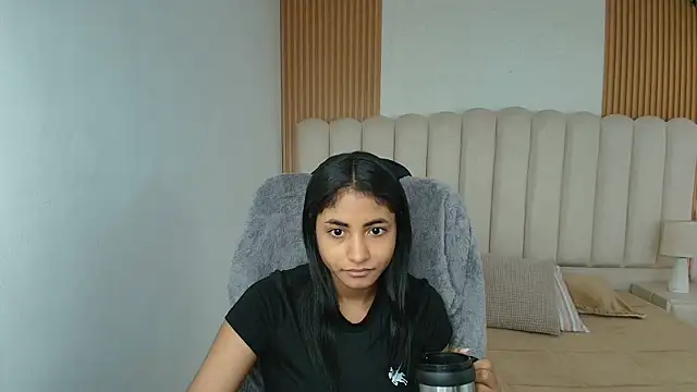 Snapshot of shaneelle chatting on May 2026 12:02:01 PM shaneelle online show from May 2026 12:02:01 PM