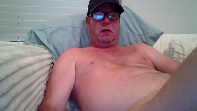 Goldenbear3111 online show from May 2026 02:19:01 AM