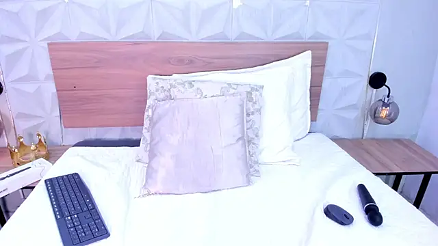 Stacey white  online show from May 2026 08:07:02 PM
