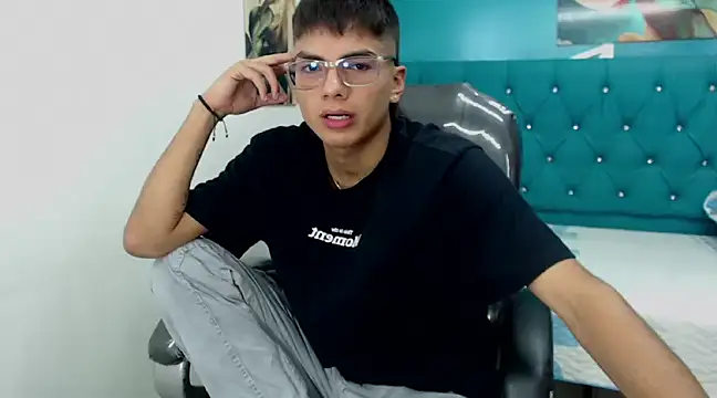 Snapshot of Noha_scott chatting on December 2024 05:55:02 PM Noha scott online show from December 2024 05:55:02 PM