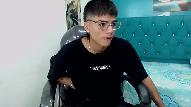 Snapshot of Noha_scott chatting on January 2025 10:50:02 PM Noha scott online show from January 2025 10:50:02 PM