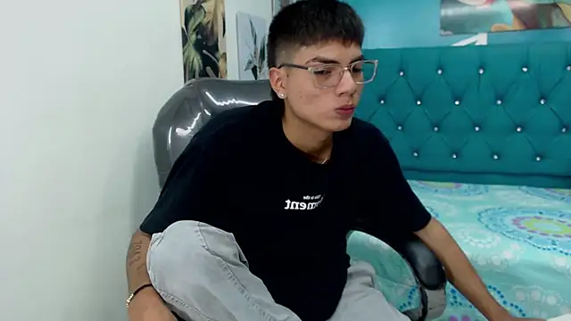 Snapshot of Noha_scott chatting on January 2025 11:19:02 PM Noha scott online show from January 2025 11:19:02 PM