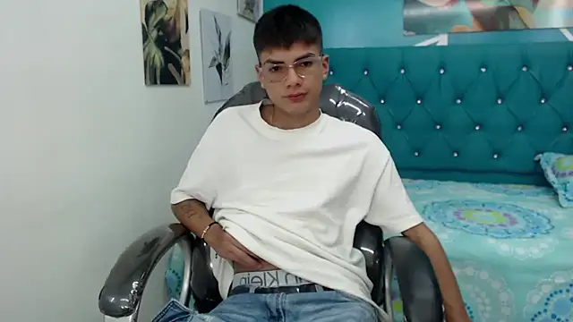 Snapshot of Noha_scott chatting on January 2025 10:54:01 PM Noha scott online show from January 2025 10:54:01 PM