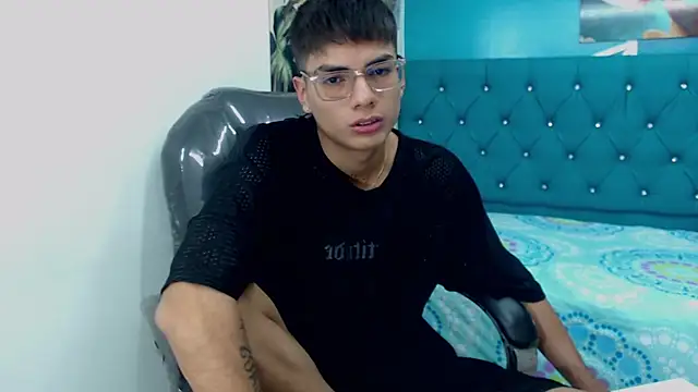 Snapshot of Noha_scott chatting on January 2025 10:44:02 PM Noha scott online show from January 2025 10:44:02 PM