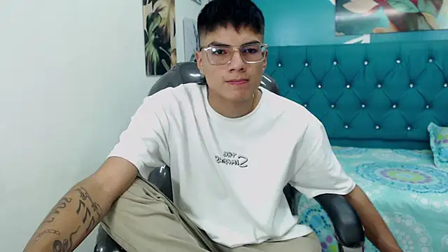 Snapshot of Noha_scott chatting on January 2025 10:49:02 PM Noha scott online show from January 2025 10:49:02 PM