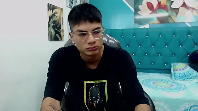 Snapshot of Noha_scott chatting on January 2025 10:51:02 PM Noha scott online show from January 2025 10:51:02 PM