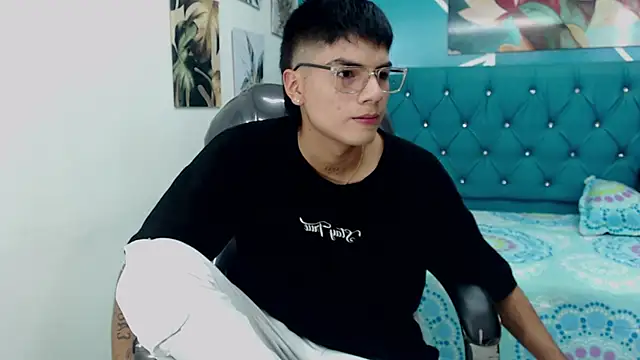 Snapshot of Noha_scott chatting on February 2025 10:55:01 PM Noha scott online show from February 2025 10:55:01 PM