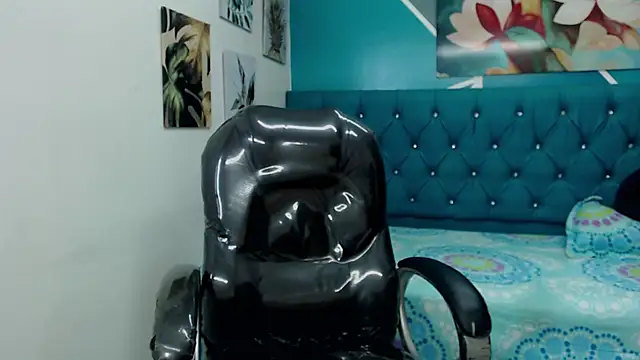 Snapshot of Noha_scott chatting on February 2025 10:45:01 PM Noha scott online show from February 2025 10:45:01 PM