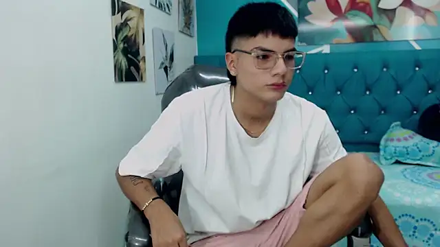 Snapshot of Noha_scott chatting on February 2025 10:51:02 PM Noha scott online show from February 2025 10:51:02 PM