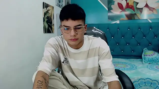 Snapshot of Noha_scott chatting on February 2025 10:39:01 PM Noha scott online show from February 2025 10:39:01 PM