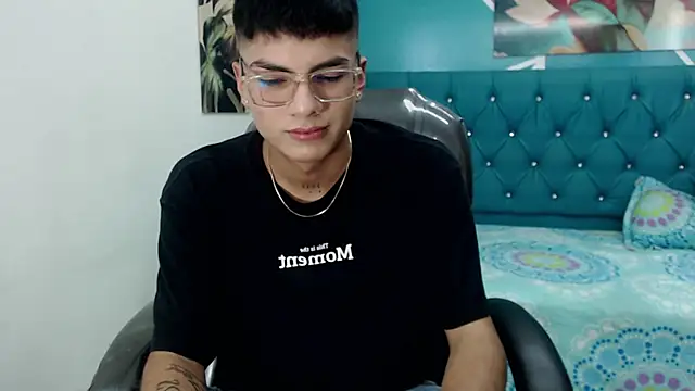 Snapshot of Noha_scott chatting on February 2025 10:58:01 PM Noha scott online show from February 2025 10:58:01 PM