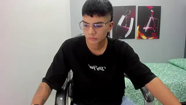 Snapshot of Noha_scott chatting on February 2025 10:59:01 PM Noha scott online show from February 2025 10:59:01 PM