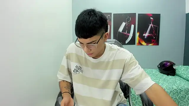 Snapshot of Noha_scott chatting on February 2025 10:53:02 PM Noha scott online show from February 2025 10:53:02 PM