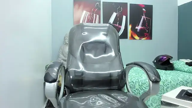 Snapshot of Noha_scott chatting on February 2025 01:59:02 AM Noha scott online show from February 2025 01:59:02 AM