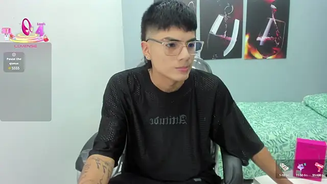 Snapshot of Noha_scott chatting on February 2025 11:23:02 PM Noha scott online show from February 2025 11:23:02 PM