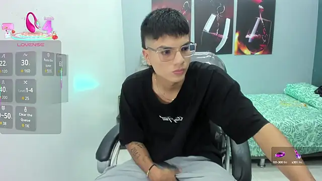 Snapshot of Noha_scott chatting on March 2025 11:27:01 PM Noha scott online show from March 2025 11:27:01 PM