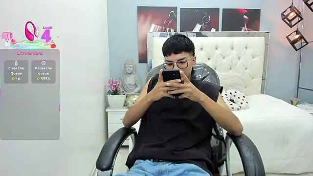 Snapshot of Noha_scott chatting on September 2025 10:57:01 PM Noha scott online show from September 2025 10:57:01 PM