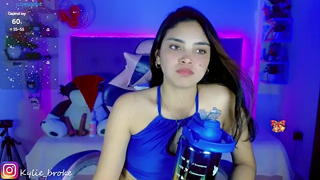 Snapshot of Kylie_brokee chatting on December 2024 03:14:02 AM Kylie brokee online show from December 2024 03:14:02 AM