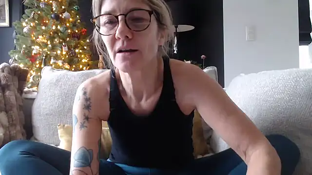 godinflower online show from December 2025 01:16:02 PM