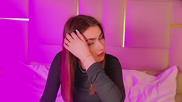 Snapshot of AliceMoreno chatting on November 2025 05:08:01 PM AliceMoreno online show from November 2025 05:08:01 PM