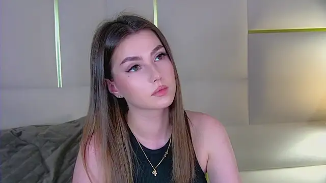 Snapshot of AliceMoreno chatting on November 2025 07:05:02 PM AliceMoreno online show from November 2025 07:05:02 PM