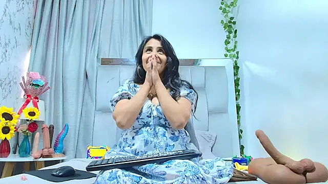  Marcela   online show from October 2025 12:20:01 PM