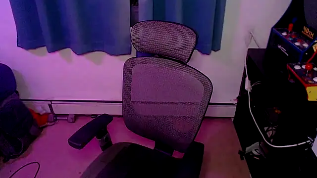 Snapshot of RyffBurnz chatting on December 2025 05:04:02 AM RyffBurnz online show from December 2025 05:04:02 AM