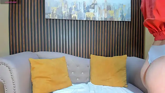 Nahiajhonson  online show from October 2025 01:18:01 PM