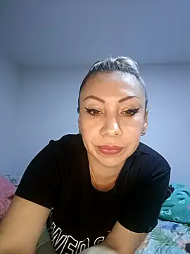 Snapshot of coral_smitth chatting on March 2025 11:57:02 PM coral smitth online show from March 2025 11:57:02 PM