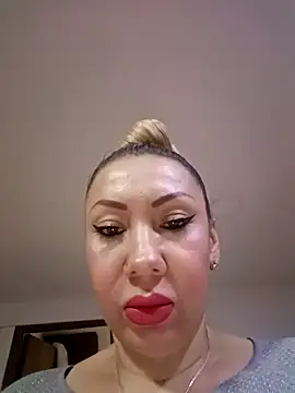 Snapshot of coral_smitth chatting on November 2025 06:35:02 PM coral smitth online show from November 2025 06:35:02 PM