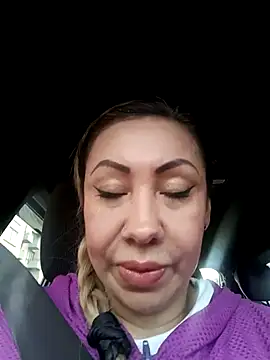 Snapshot of coral_smitth chatting on April 2026 12:03:02 PM coral smitth online show from April 2026 12:03:02 PM