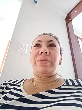 Snapshot of coral_smitth chatting on April 2026 06:32:01 PM coral smitth online show from April 2026 06:32:01 PM