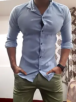 Snapshot of Guyinshortss chatting on November 2025 08:00:01 PM Guyinshortss online show from November 2025 08:00:01 PM