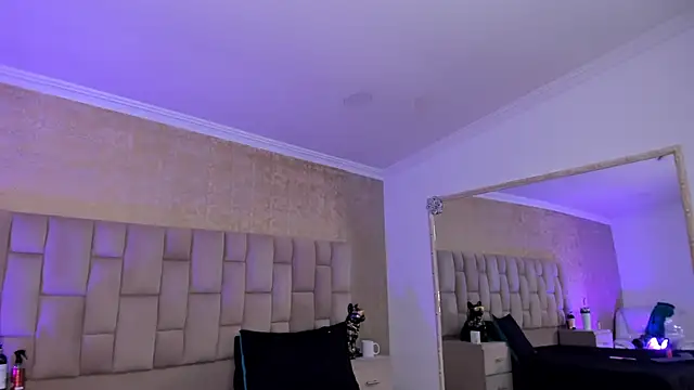 Snapshot of EmmaTorres_ chatting on February 2025 11:38:02 PM EmmaTorres online show from February 2025 11:38:02 PM