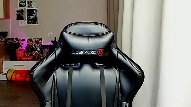 Sm0ly online show from October 2025 01:52:02 AM