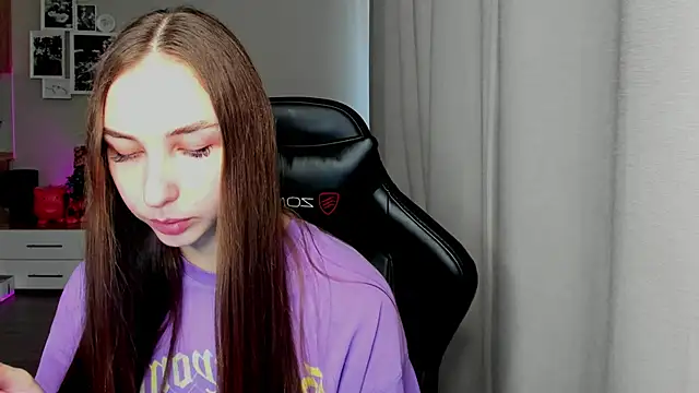 Sm0ly online show from May 2026 04:09:01 AM