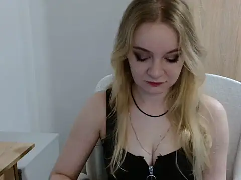 Snapshot of AlmaHoney chatting on July 2026 08:11:02 PM AlmaHoney online show from July 2026 08:11:02 PM