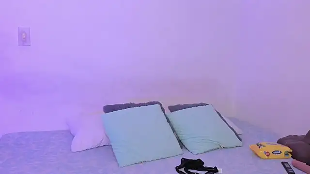 crystalvazquez online show from February 2026 11:20:01 AM