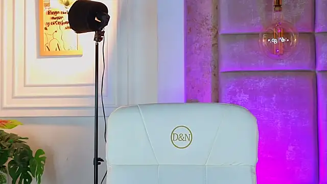 AlessiaLondon online show from July 2026 10:00:02 AM