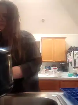 Snapshot of aliceluvzbill chatting on December 2024 05:55:02 PM aliceluvzbill online show from December 2024 05:55:02 PM