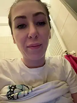 Snapshot of RaquelleDevon chatting on February 2025 10:15:01 PM RaquelleDevon online show from February 2025 10:15:01 PM