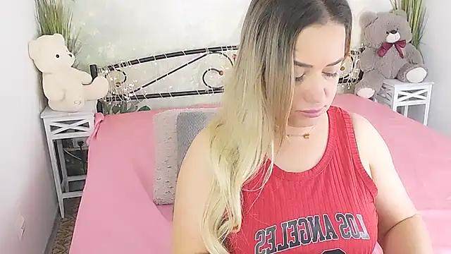 Snapshot of MilenaMiler_X chatting on February 2025 12:10:02 AM MilenaMiler X online show from February 2025 12:10:02 AM