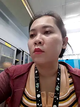 Snapshot of Benlla2802 chatting on December 2024 07:10:02 PM Benlla2802 online show from December 2024 07:10:02 PM