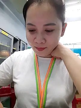 Snapshot of Benlla2802 chatting on December 2024 03:28:02 PM Benlla2802 online show from December 2024 03:28:02 PM