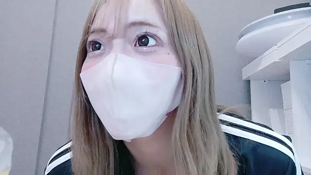 Snapshot of _chanMOMO_ chatting on June 2026 03:46:01 PM chanMOMO online show from June 2026 03:46:01 PM