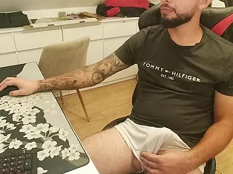 Snapshot of prezydentcam chatting on September 2025 10:15:01 AM prezydentcam online show from September 2025 10:15:01 AM