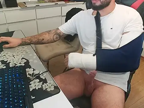 Snapshot of prezydentcam chatting on October 2025 08:36:02 AM prezydentcam online show from October 2025 08:36:02 AM